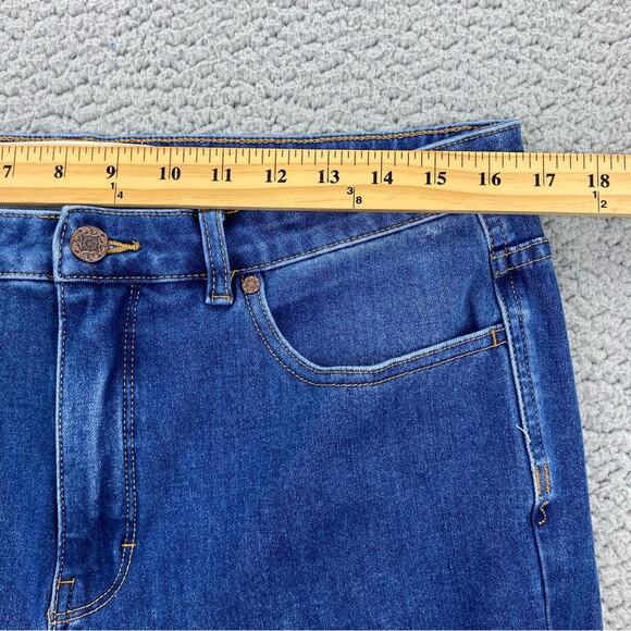 Soft Surroundings Women's Ultimate Denim Straight Leg Jeans  -  Size:  14 - Picture 9 of 15